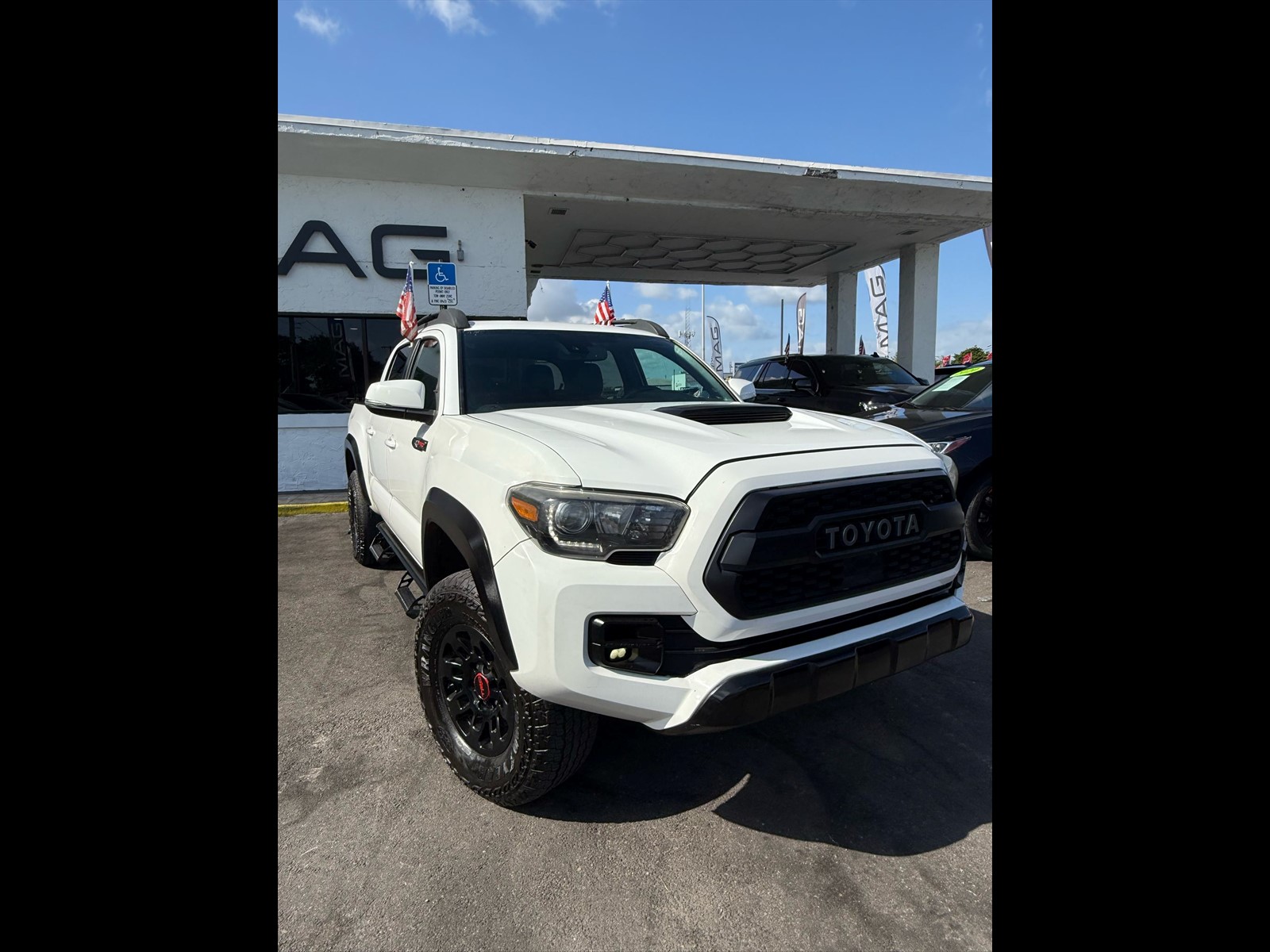 2019 TOYOTA Tacoma in Miami, FL