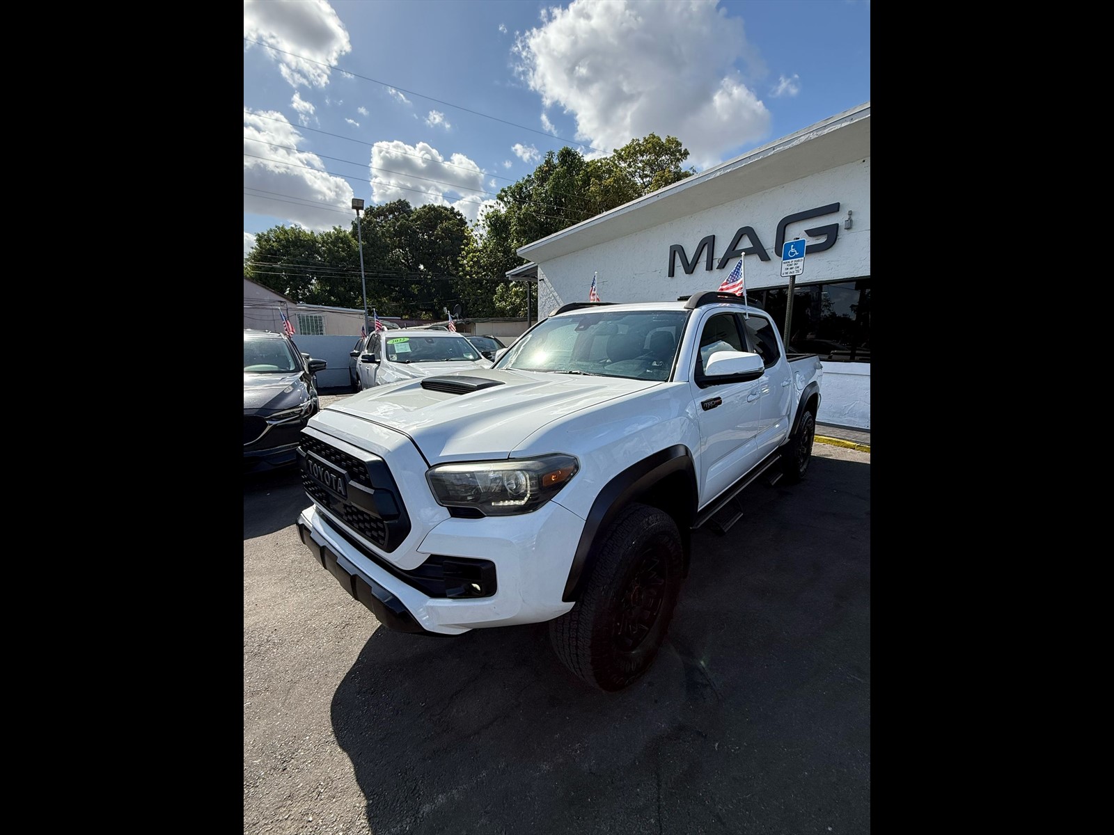 2019 TOYOTA Tacoma in Miami, FL