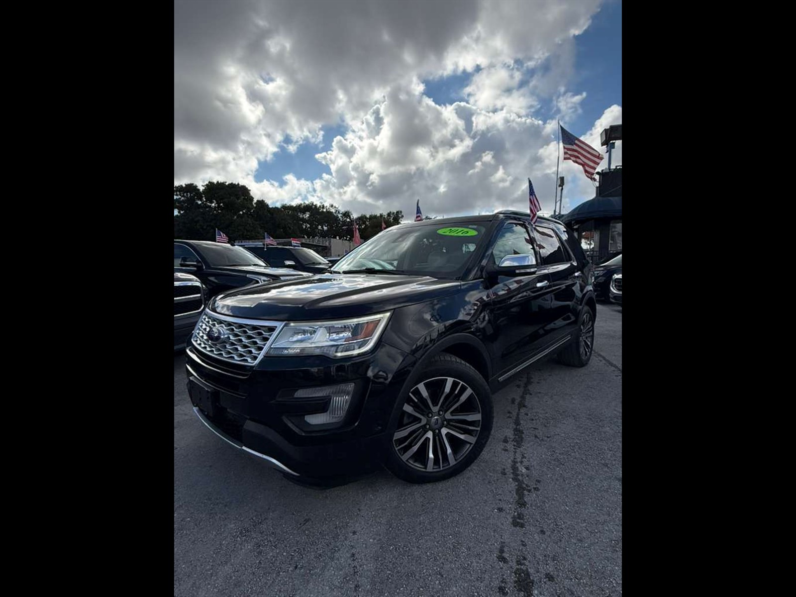 2017 FORD Explorer in Miami, FL