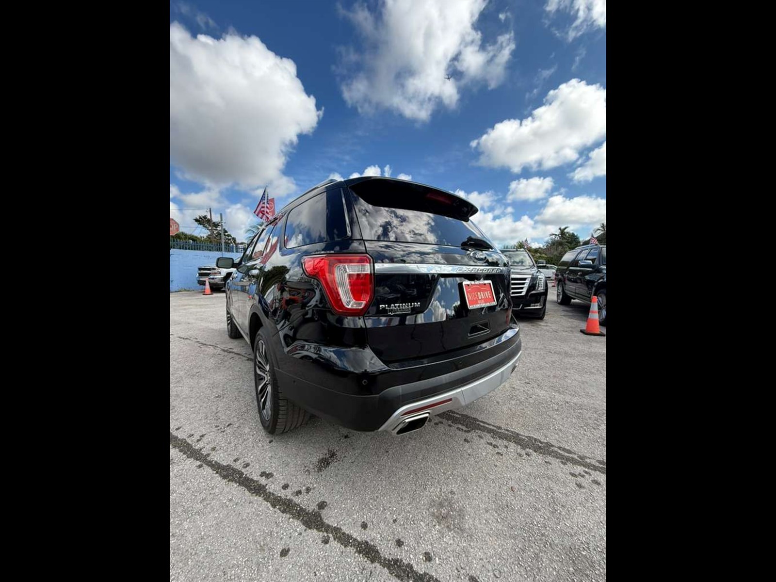 2017 FORD Explorer in Miami, FL