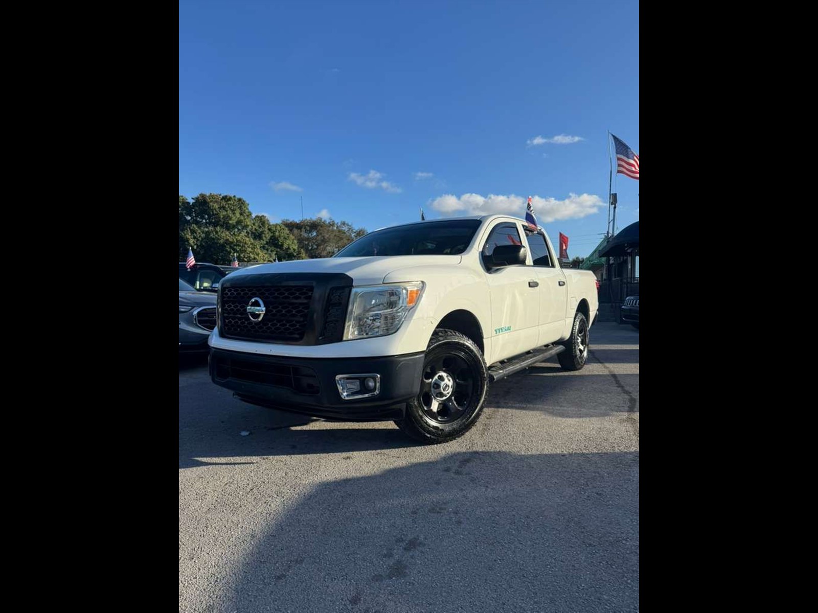 2017 NISSAN Titan in Miami, FL