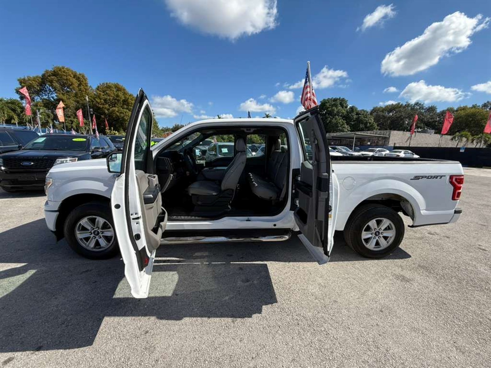 2019 FORD F-150 in Miami, FL