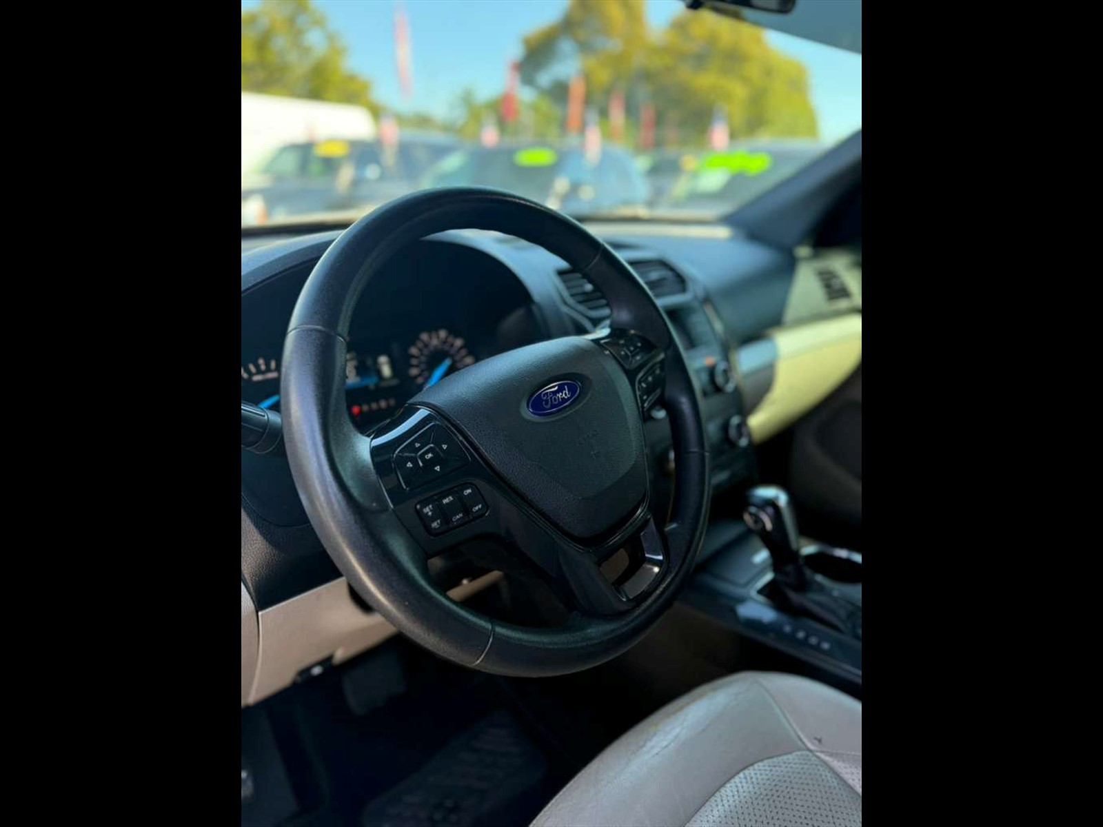 2018 FORD Explorer in Miami, FL