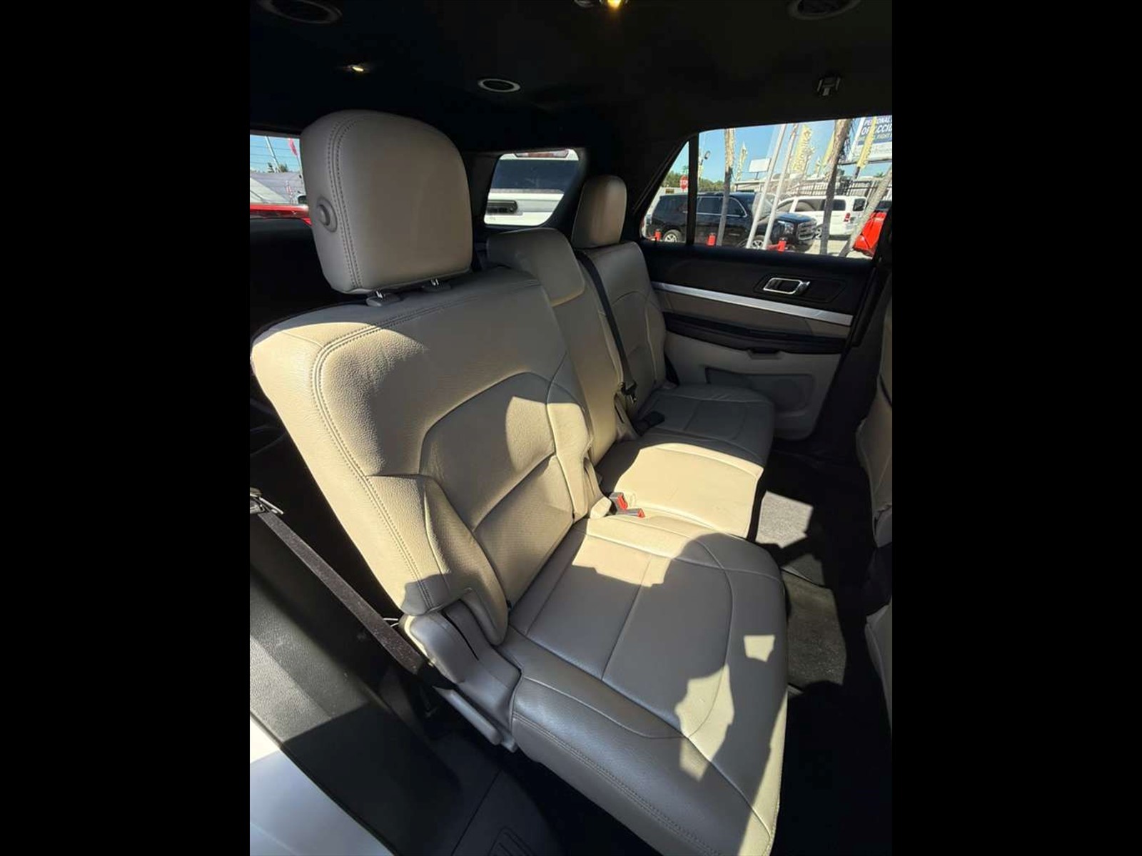 2018 FORD Explorer in Miami, FL