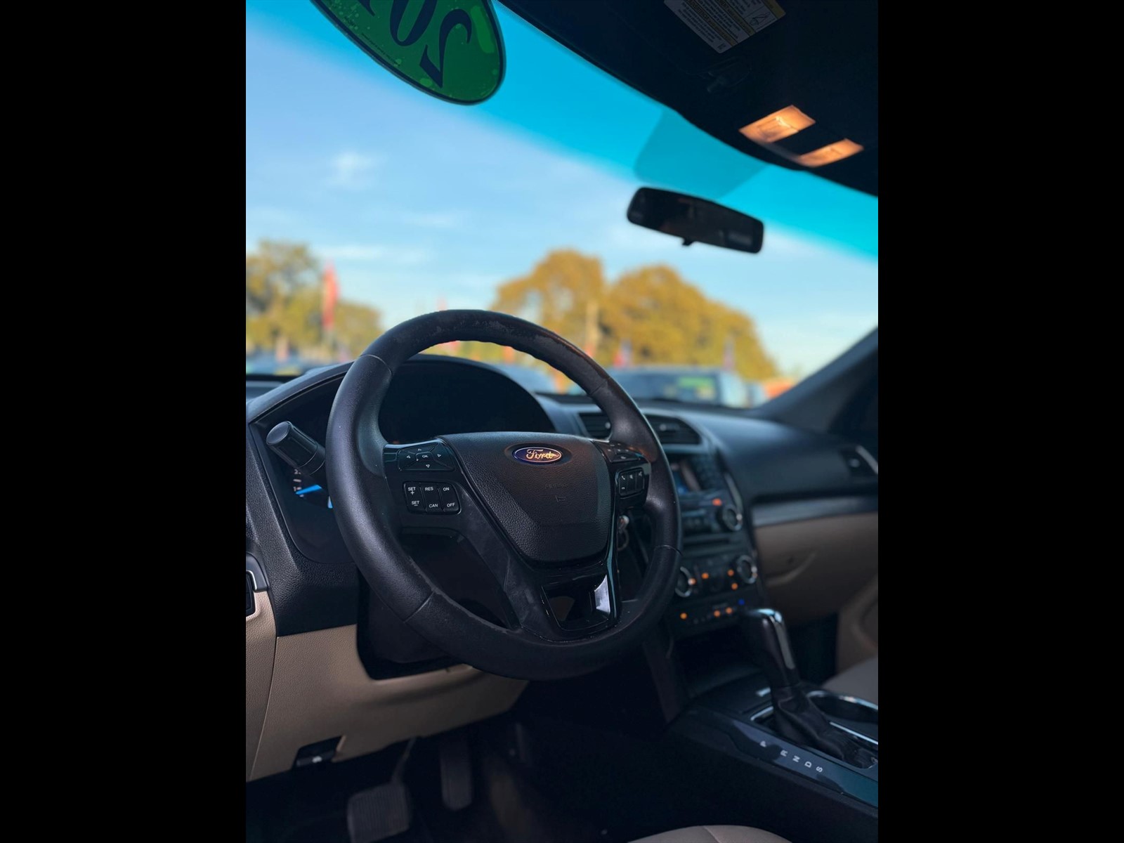 2016 FORD Explorer in Miami, FL