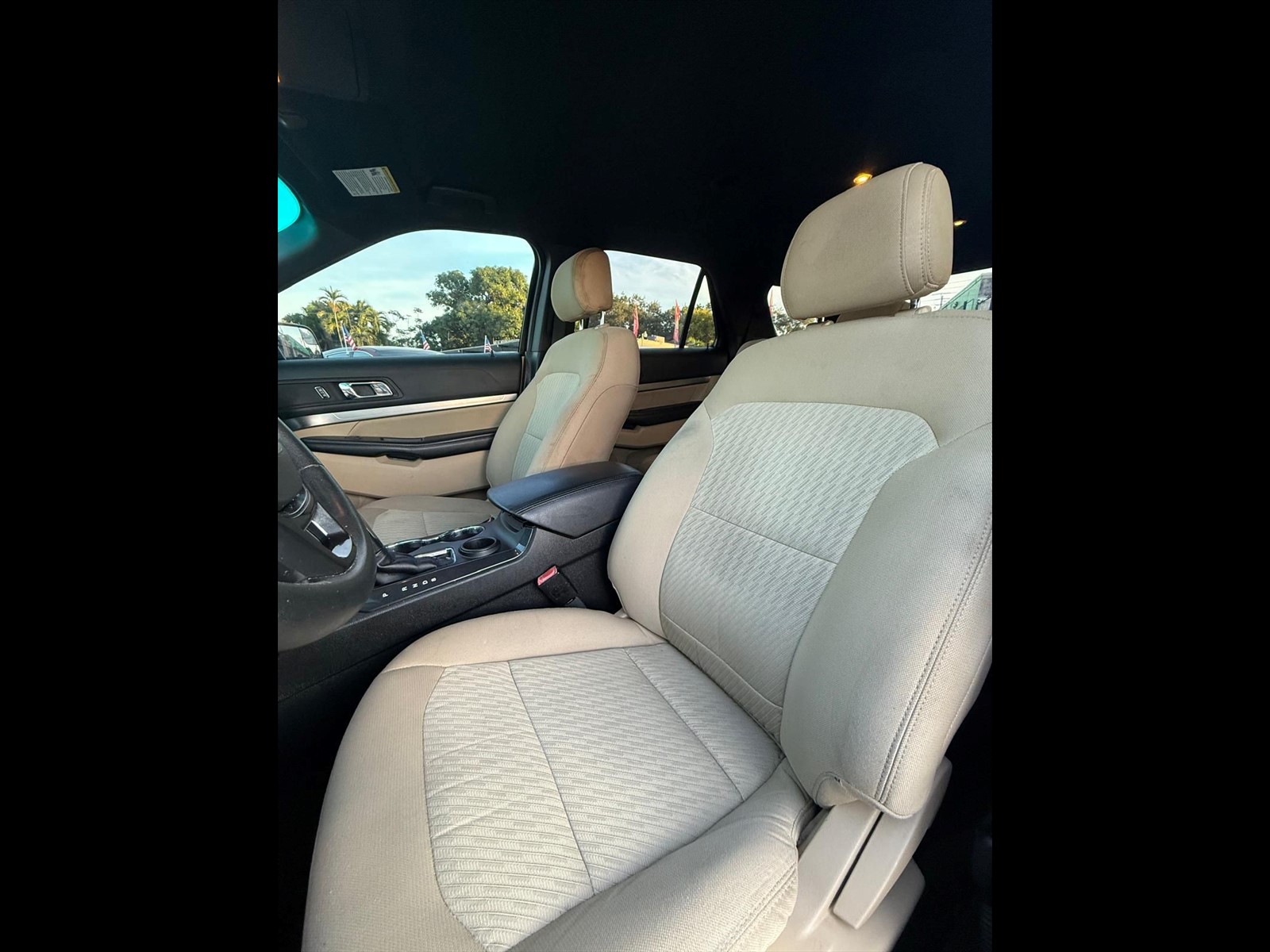 2016 FORD Explorer in Miami, FL