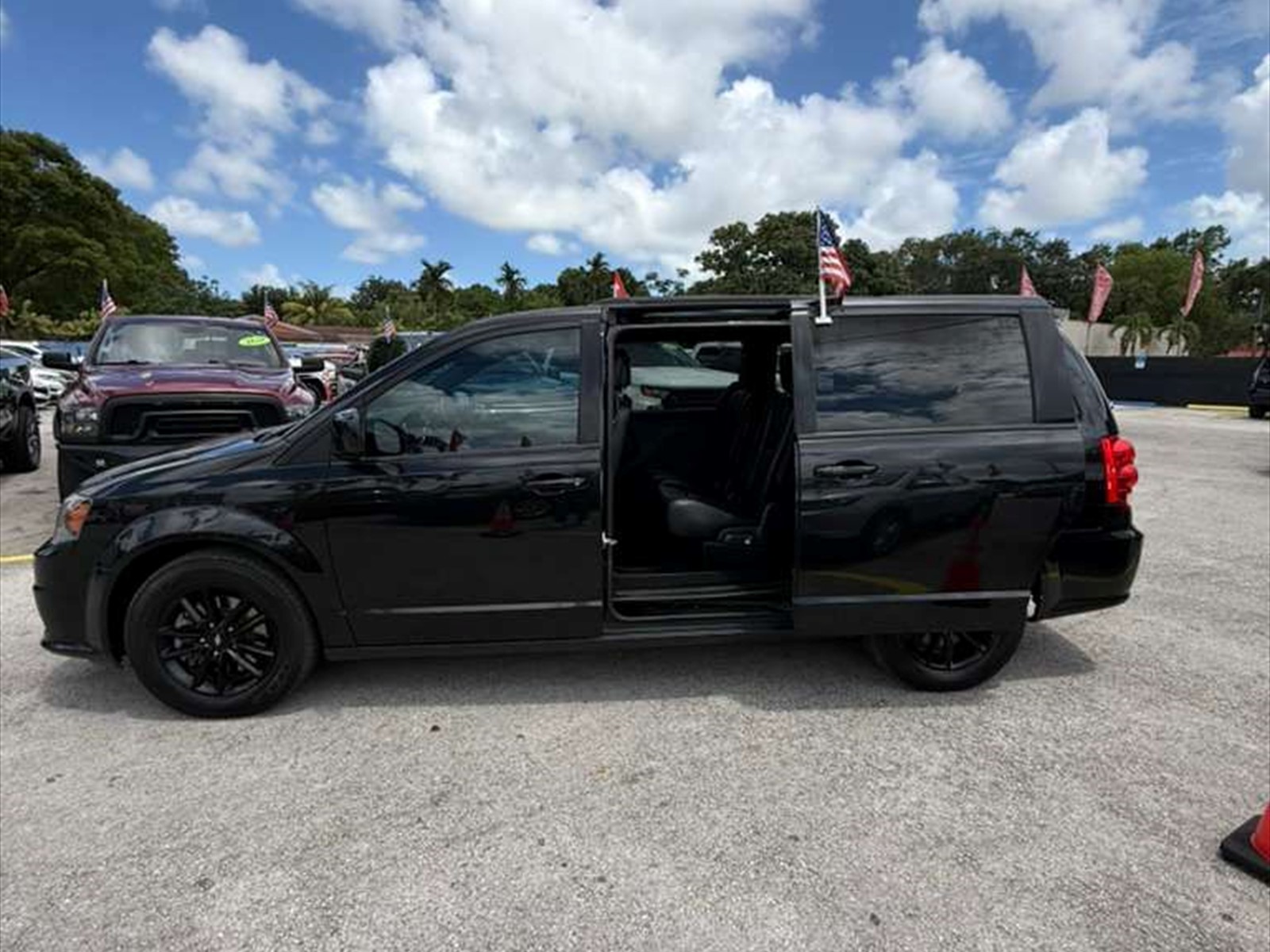 2019 DODGE Grand Caravan in Miami, FL