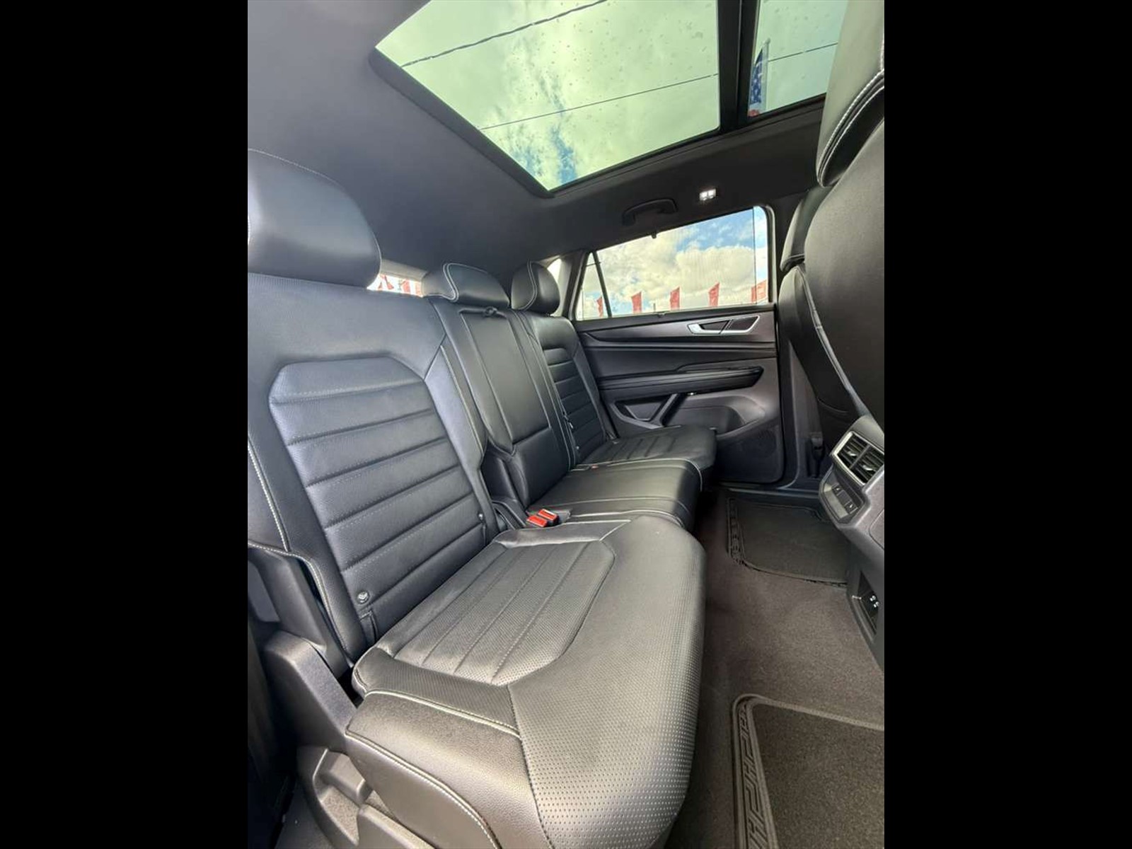 2024 VOLKSWAGEN Atlas Cross Sport in Miami, FL