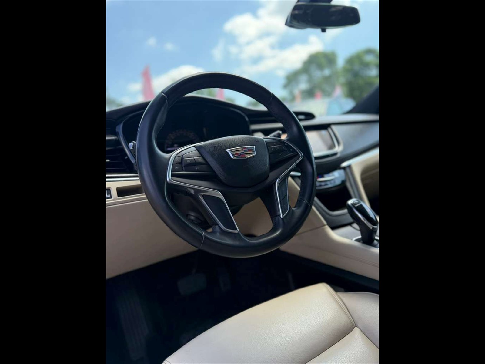 2017 CADILLAC XT5 in Miami, FL