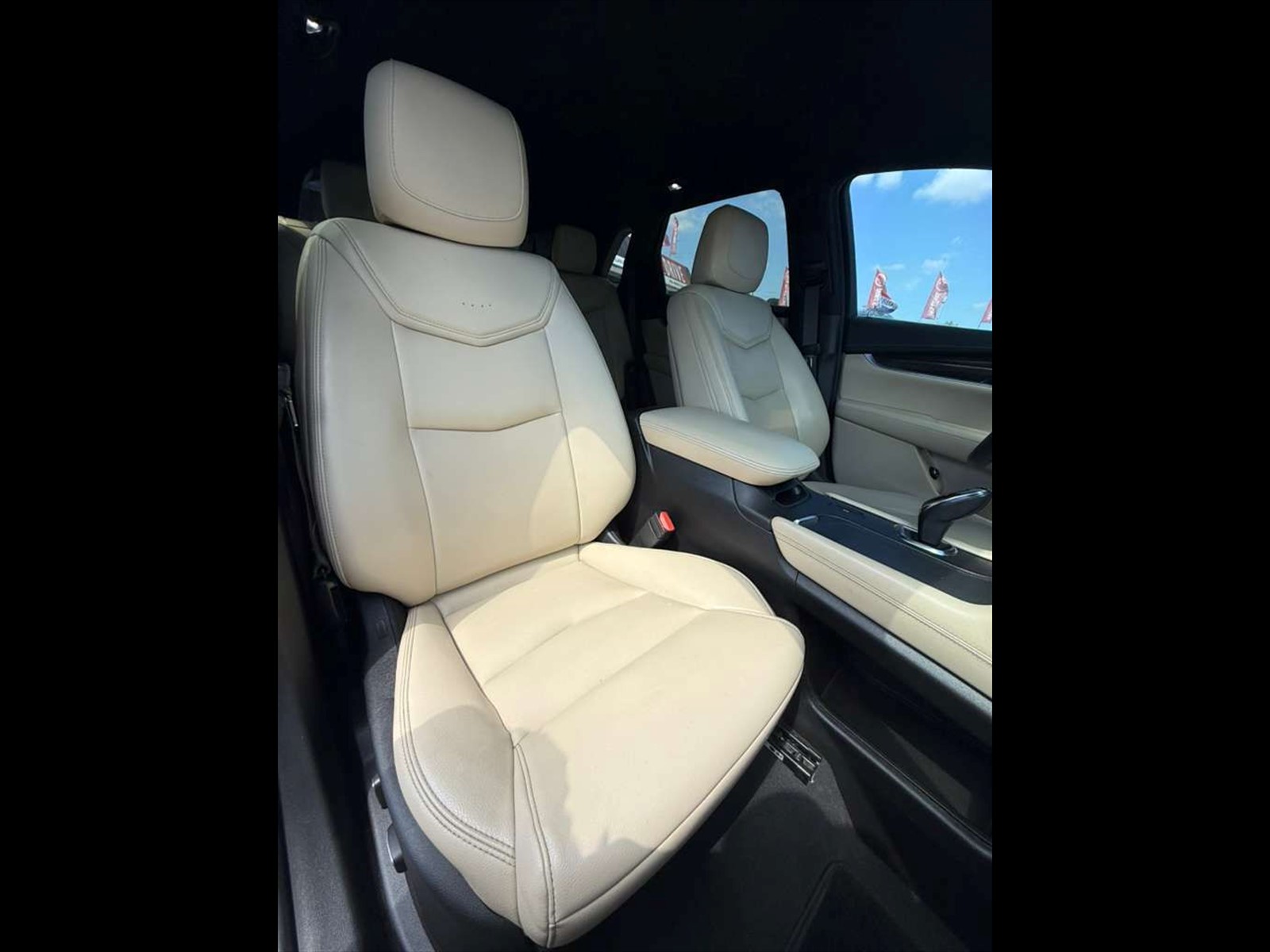 2017 CADILLAC XT5 in Miami, FL