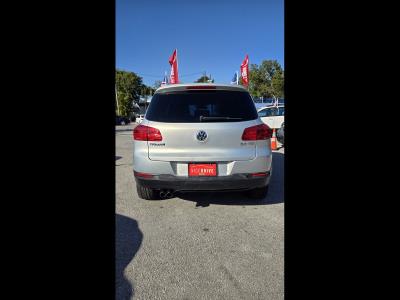 2012 Volkswagen Tiguan in miami, FL