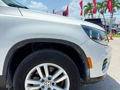 2013 VOLKSWAGEN Tiguan in Miami, FL