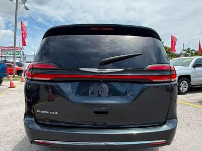 2021 CHRYSLER Pacifica in Miami, FL