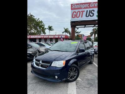 2017 Dodge Grand Caravan in miami, FL