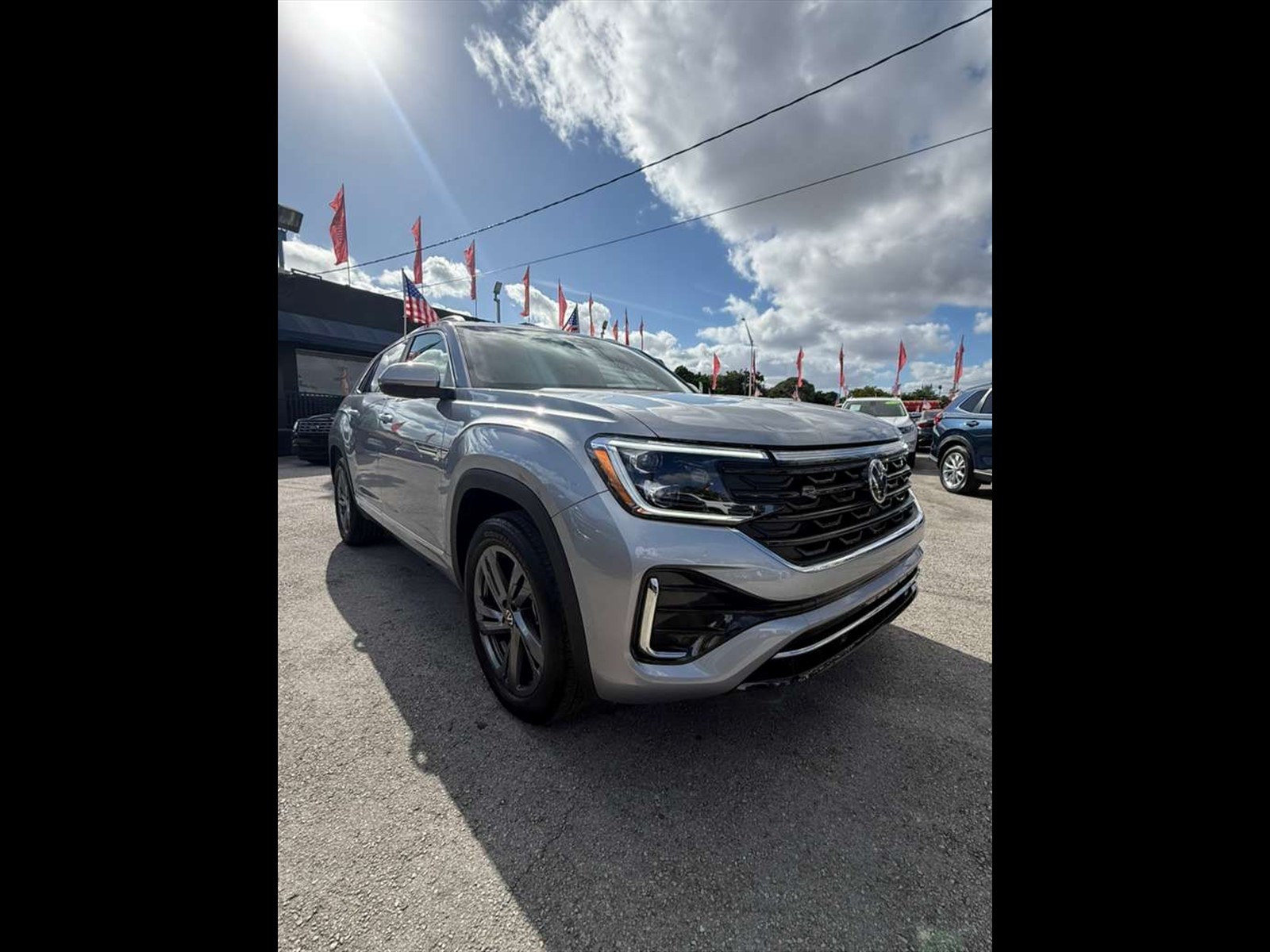 2024 VOLKSWAGEN Atlas Cross Sport in Miami, FL