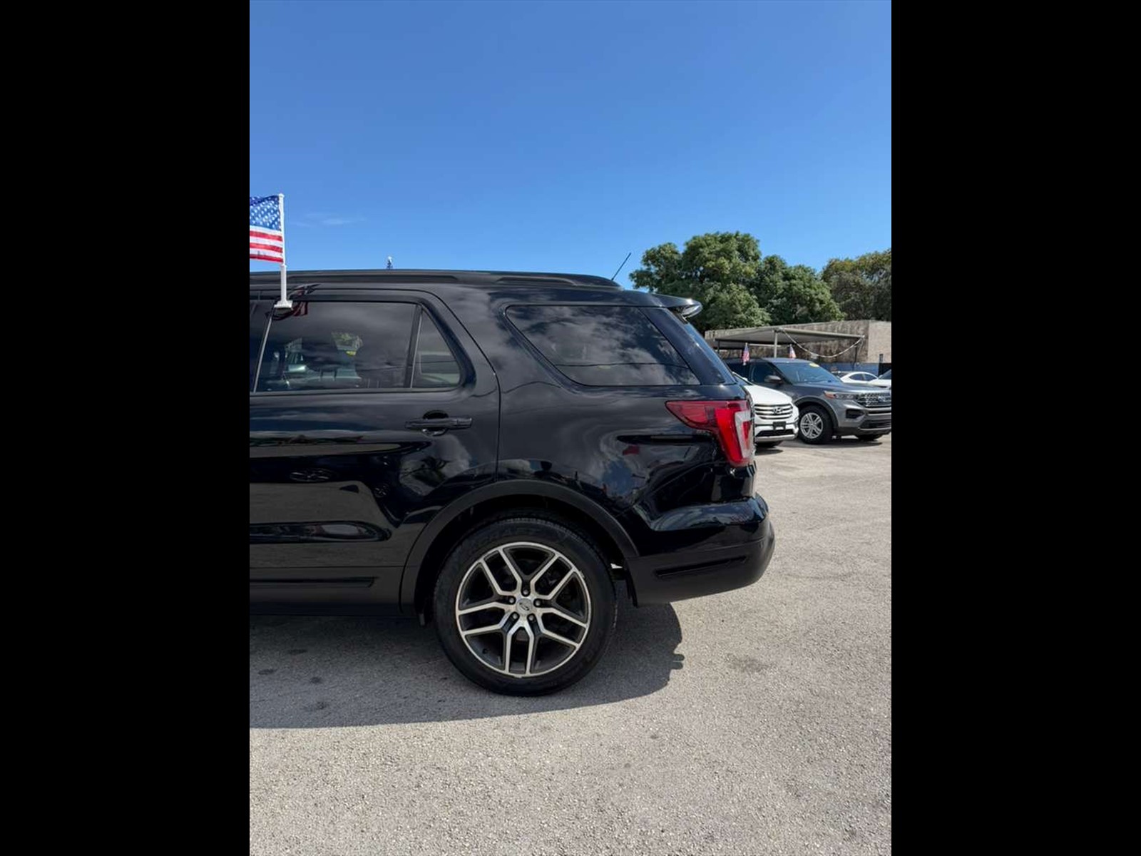 2018 FORD Explorer in Miami, FL