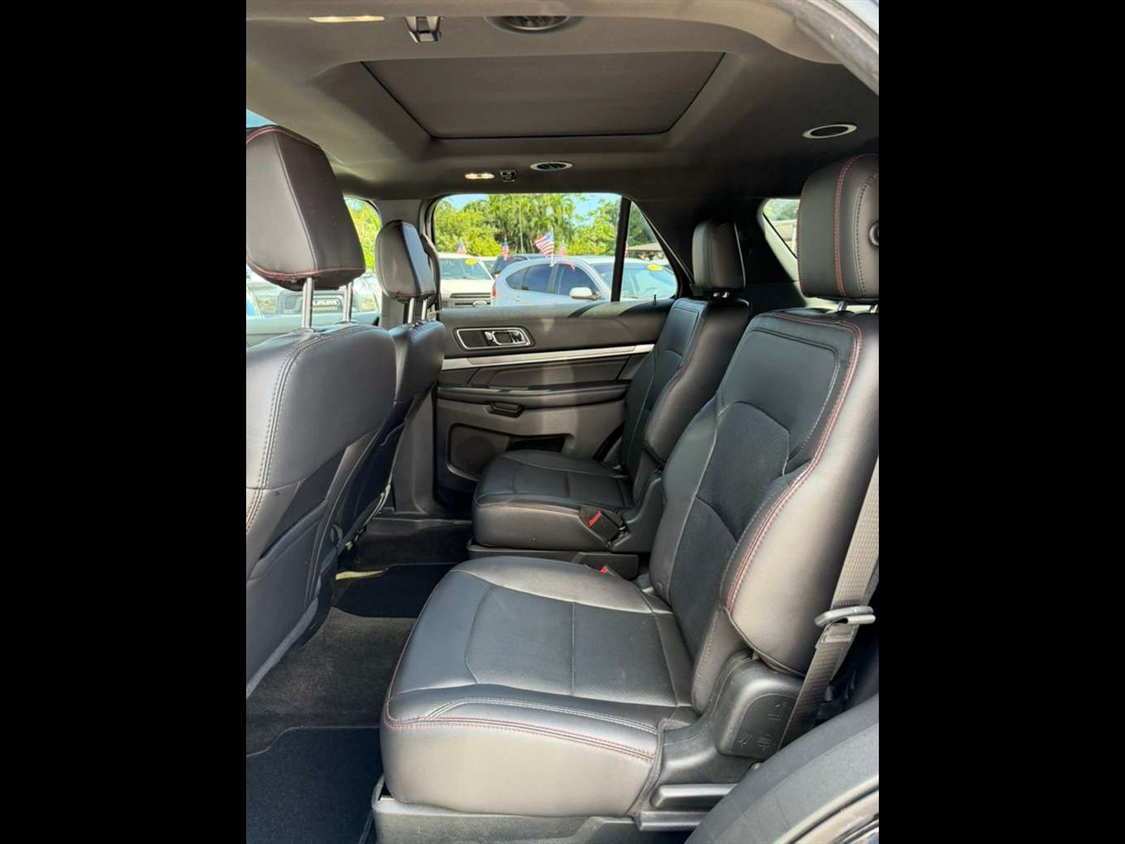 2018 FORD Explorer in Miami, FL
