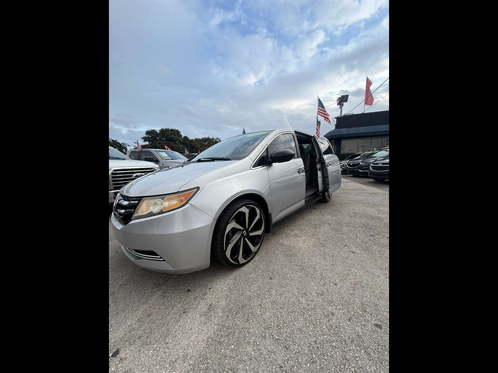 2015 HONDA Odyssey in Miami, FL