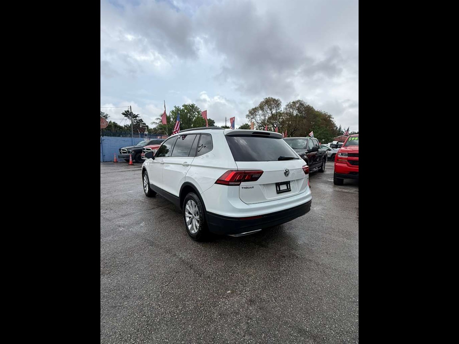 2018 VOLKSWAGEN Tiguan in Miami, FL