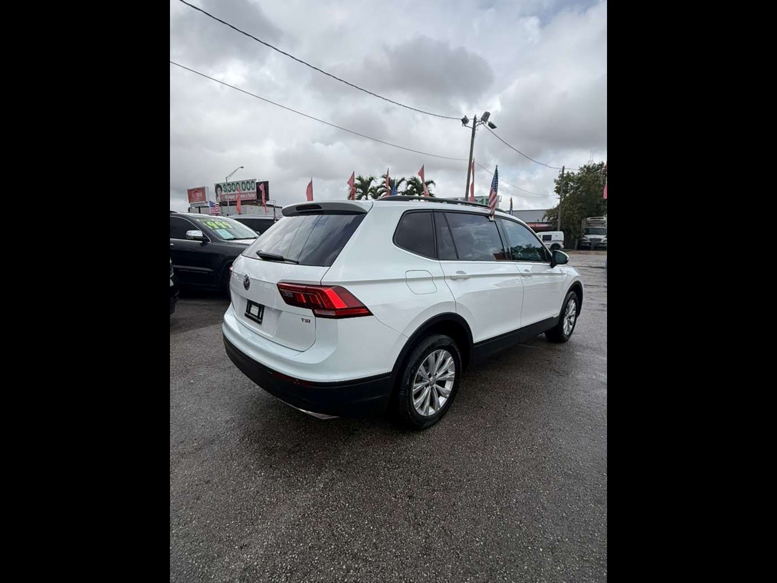 2018 VOLKSWAGEN Tiguan in Miami, FL