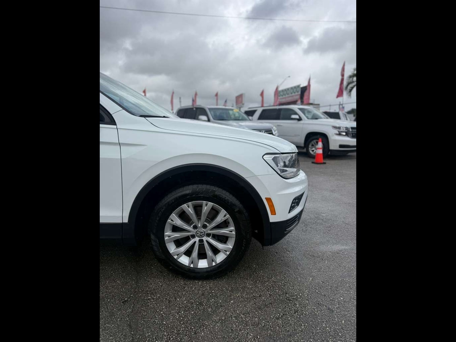 2018 VOLKSWAGEN Tiguan in Miami, FL