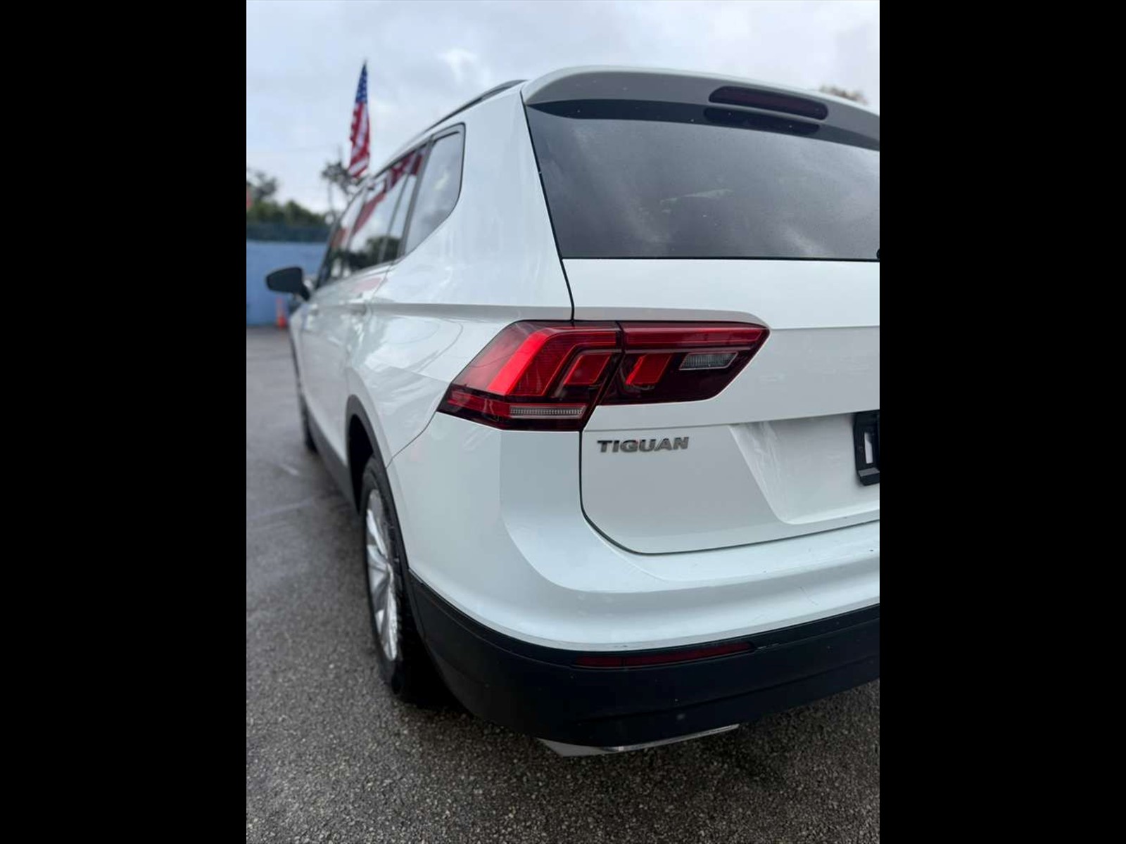 2018 VOLKSWAGEN Tiguan in Miami, FL