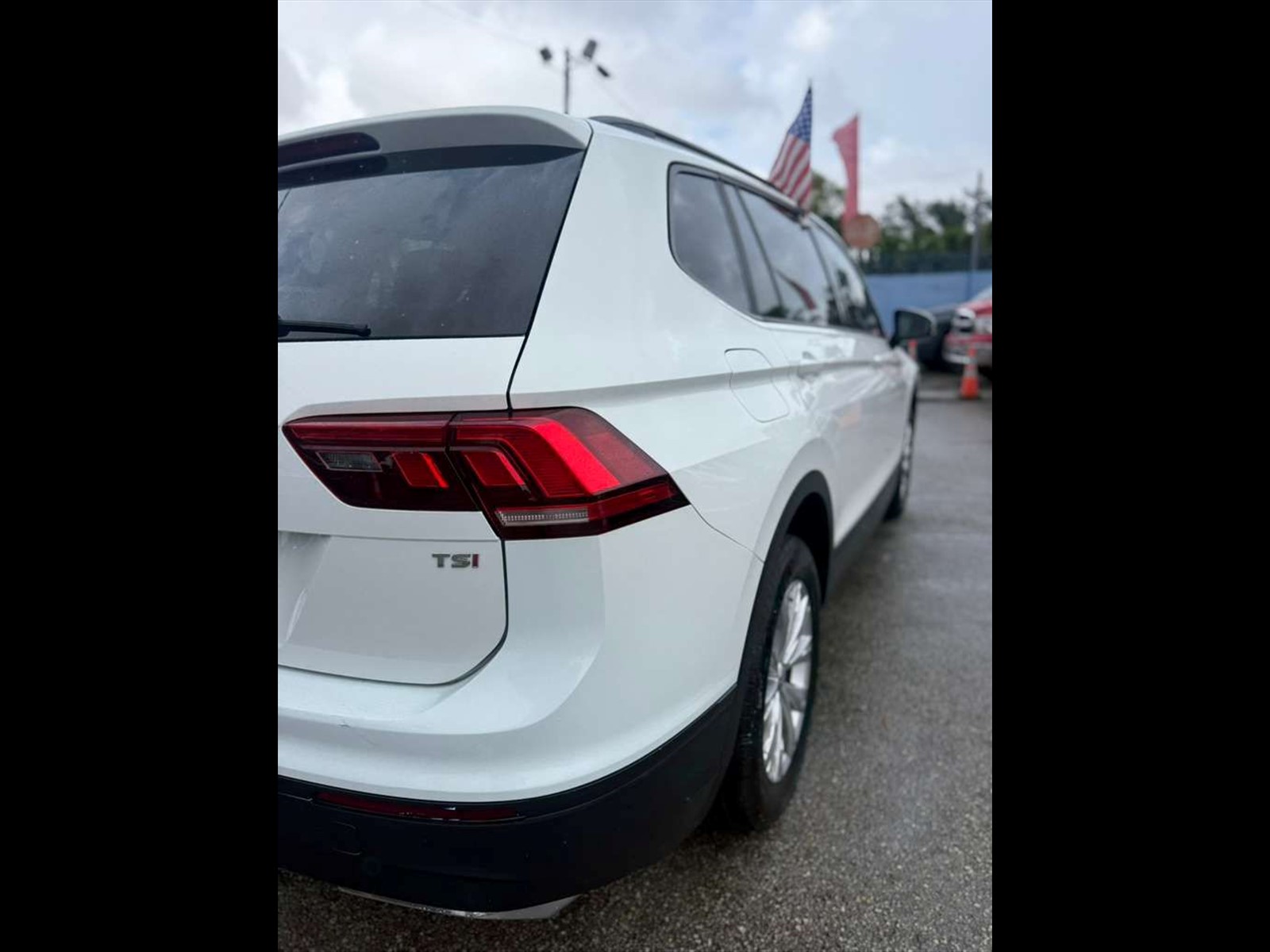 2018 VOLKSWAGEN Tiguan in Miami, FL