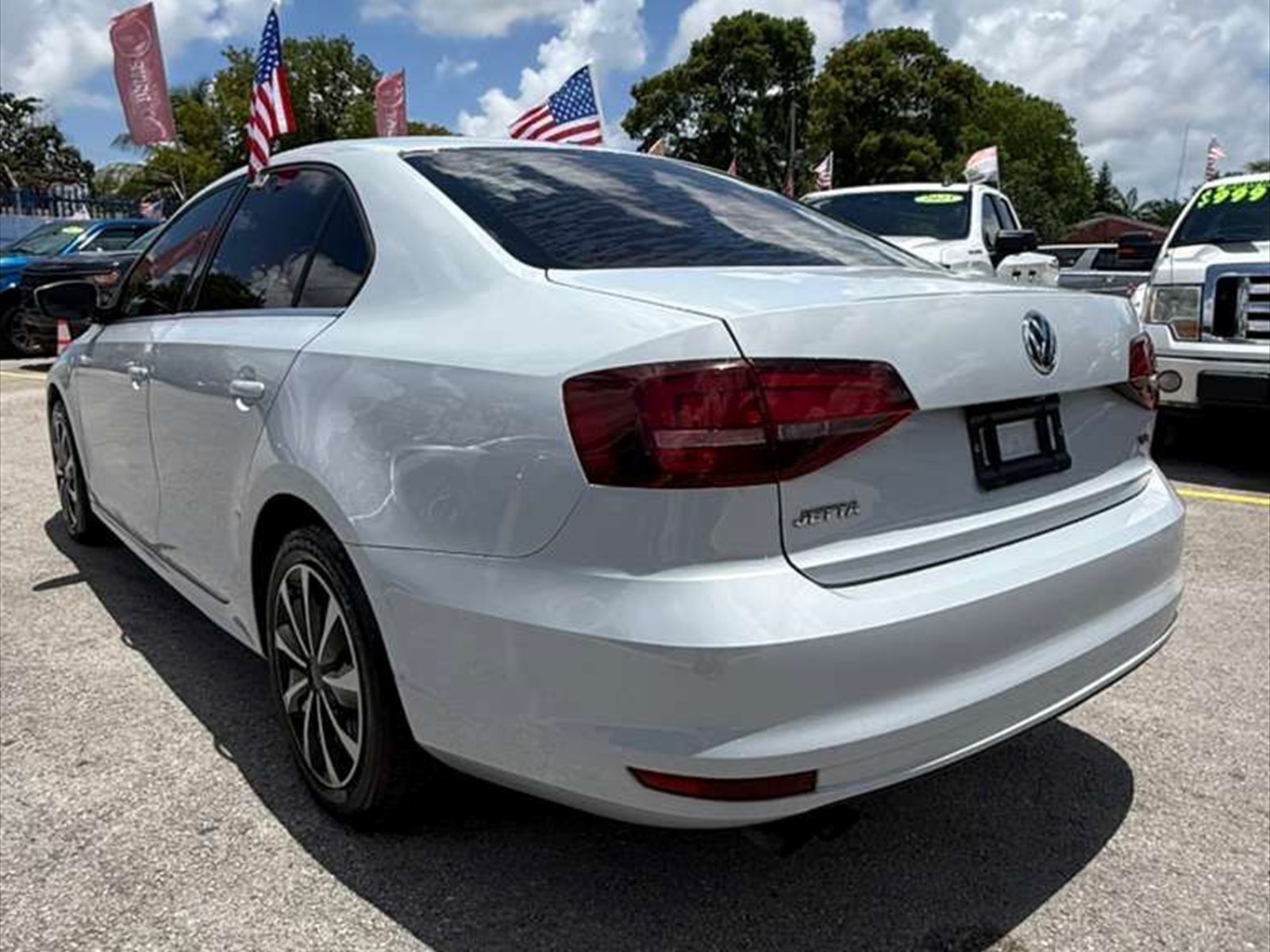 2017 VOLKSWAGEN Jetta in Miami, FL
