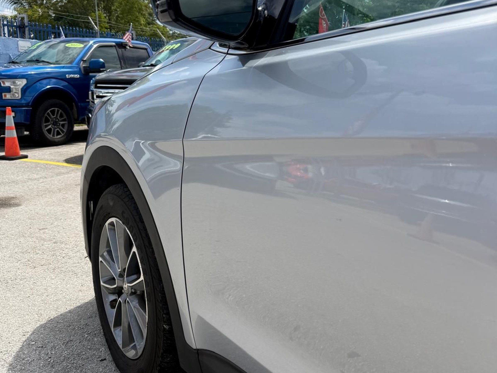 2017 HYUNDAI Santa Fe in Miami, FL