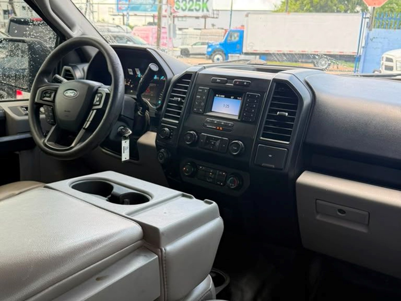 2019 FORD F-150 in Miami, FL