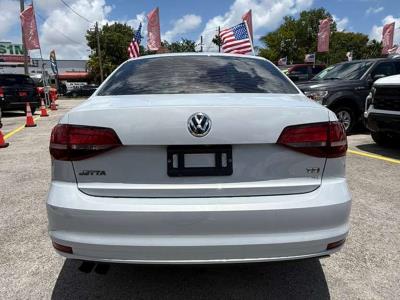 2017 VOLKSWAGEN Jetta in Miami, FL
