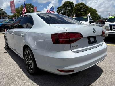 2017 VOLKSWAGEN Jetta in Miami, FL