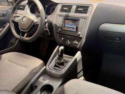 2017 VOLKSWAGEN Jetta in Miami, FL