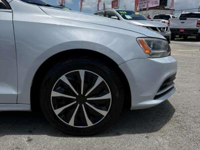 2017 VOLKSWAGEN Jetta in Miami, FL