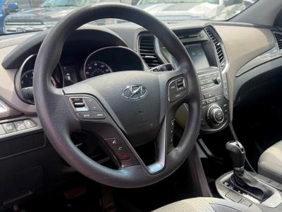 2017 HYUNDAI Santa Fe in Miami, FL