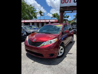 2013 Toyota Sienna LE FWD 8-Passenger