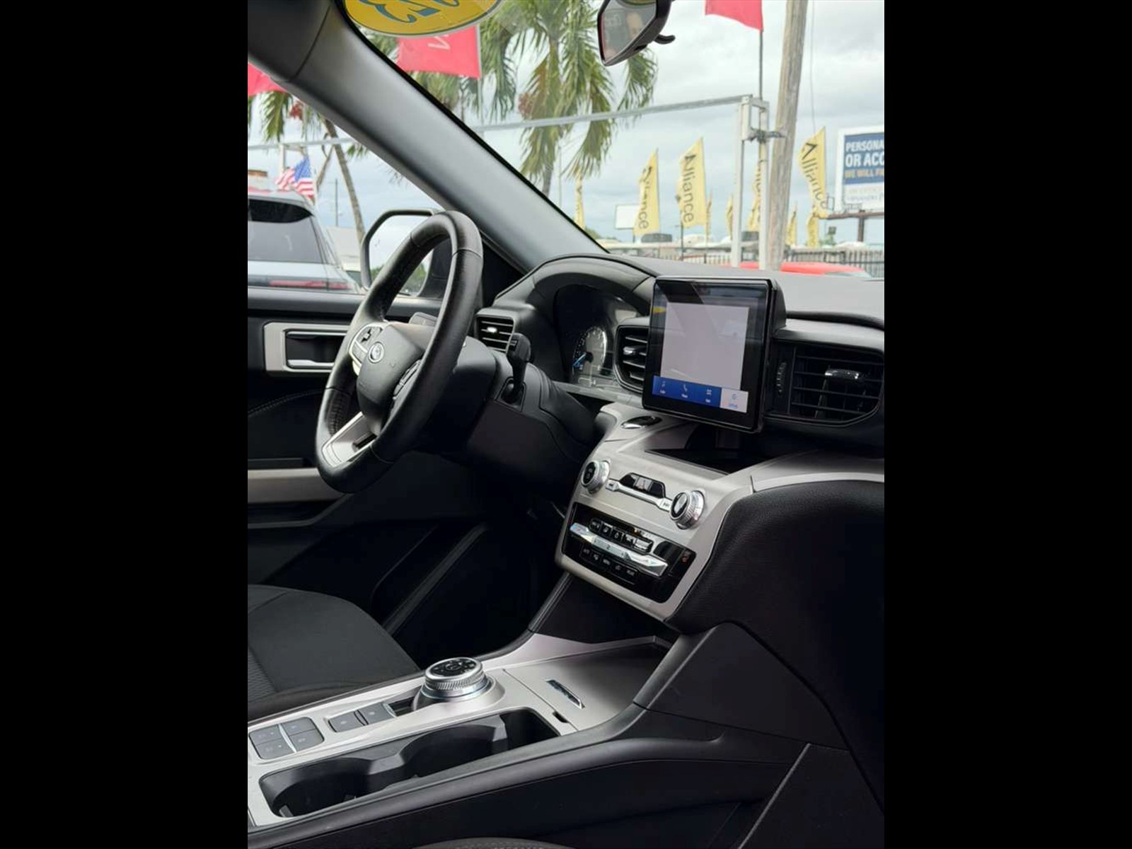 2023 FORD Explorer in Miami, FL